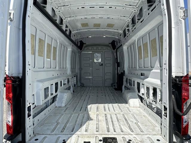 Used 2023 Ford Transit 250 148 High Roof Extended image 19