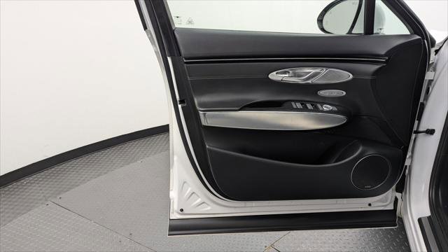 Used 2022 Genesis GV70 2.5T w/ Select Package AWD/4WD image 12