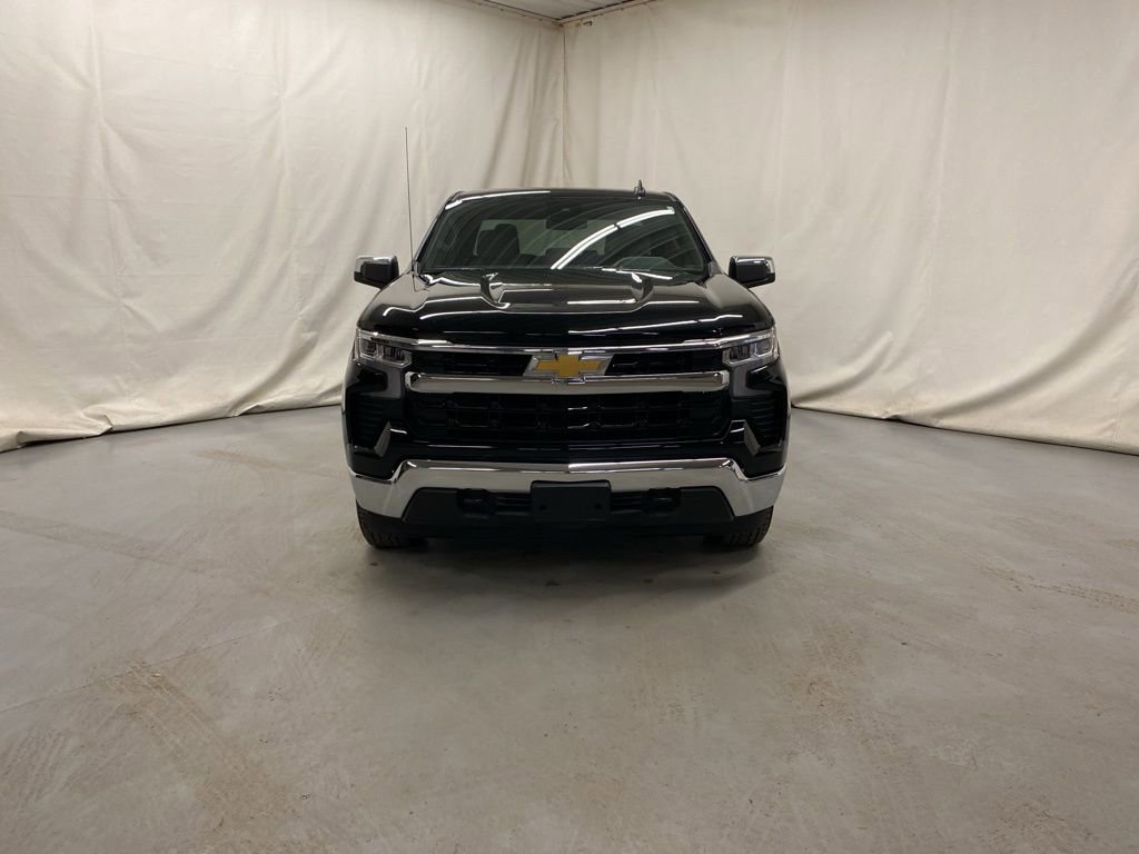 Used 2025 Chevrolet Silverado 1500 LT image 3