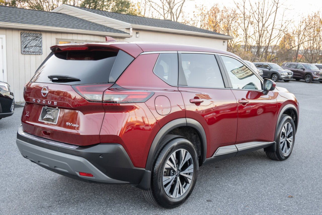 Used 2023 Nissan Rogue SV image 10