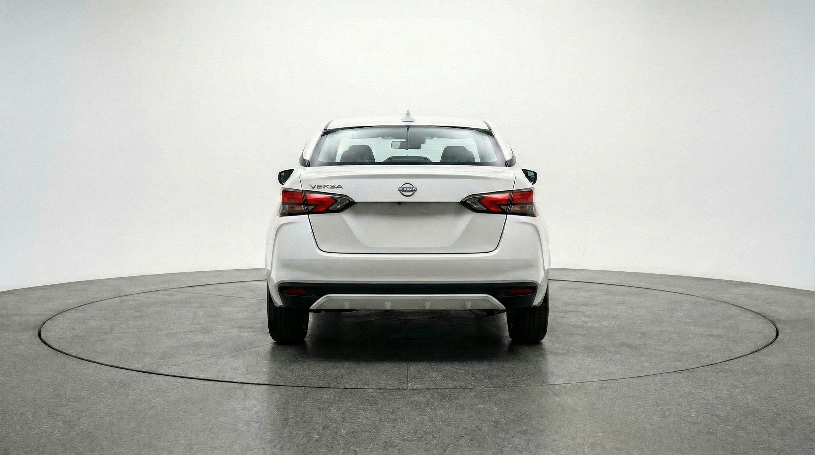 Used 2025 Nissan Versa SV image 7