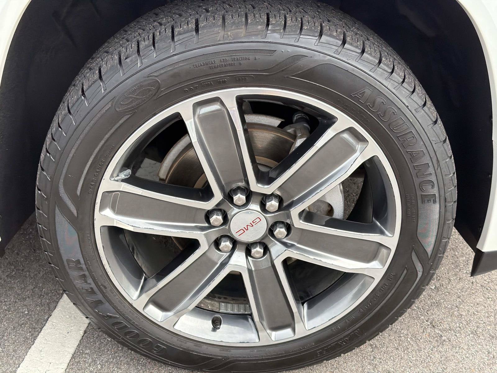Certified 2017 GMC Acadia Denali w/ Technology Package FWD image 9