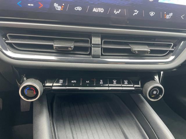 Used 2024 Chevrolet Equinox EV RS image 29