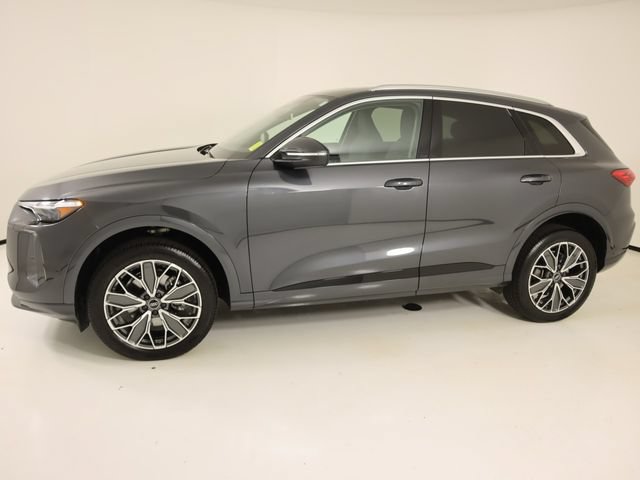 Used 2025 Audi Q5 Premium Plus AWD/4WD image 2