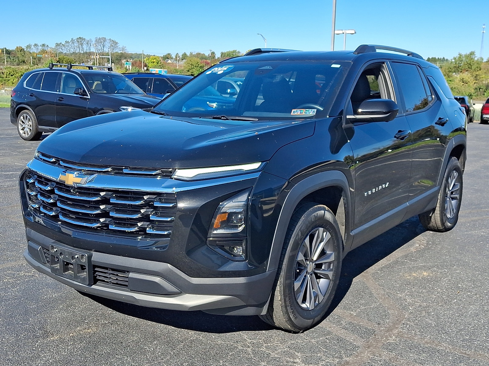 Certified 2025 Chevrolet Equinox LT w/ Convenience Package II AWD/4WD image 3