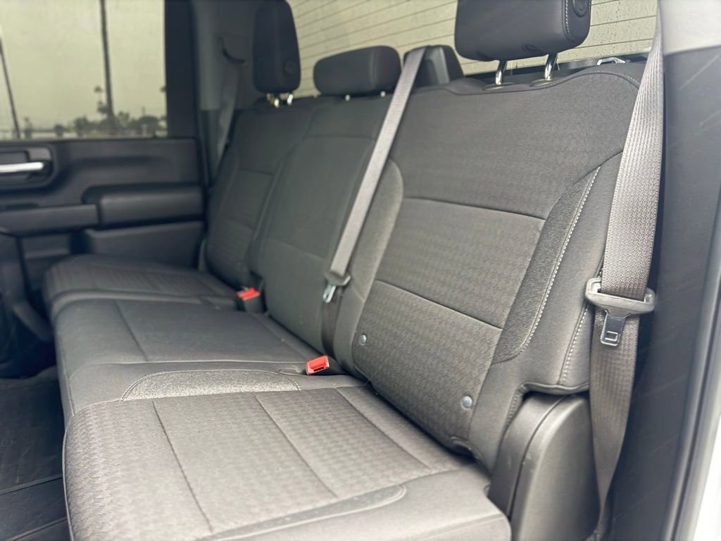 Used 2024 Chevrolet Silverado 2500 Custom w/ Custom Value Package image 4