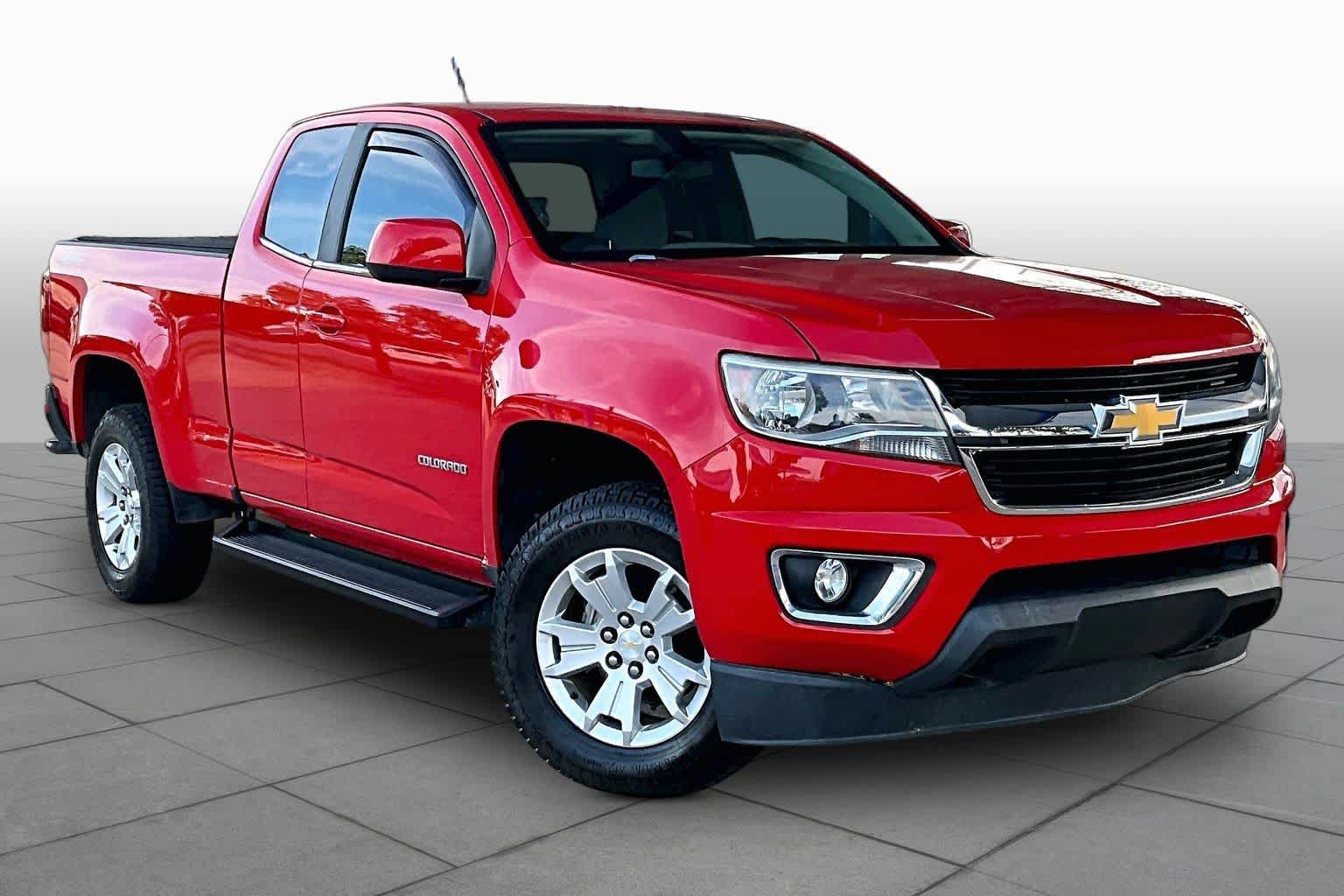 Used 2018 Chevrolet Colorado LT w/ LT Convenience Package AWD/4WD image 3