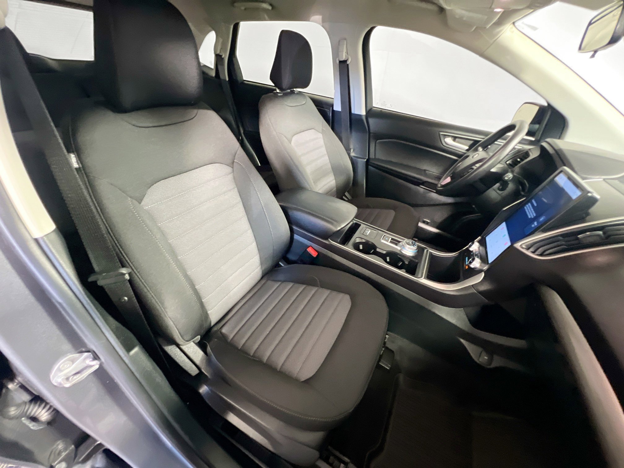 Used 2024 Ford Edge SE w/ Black Appearance Package image 31