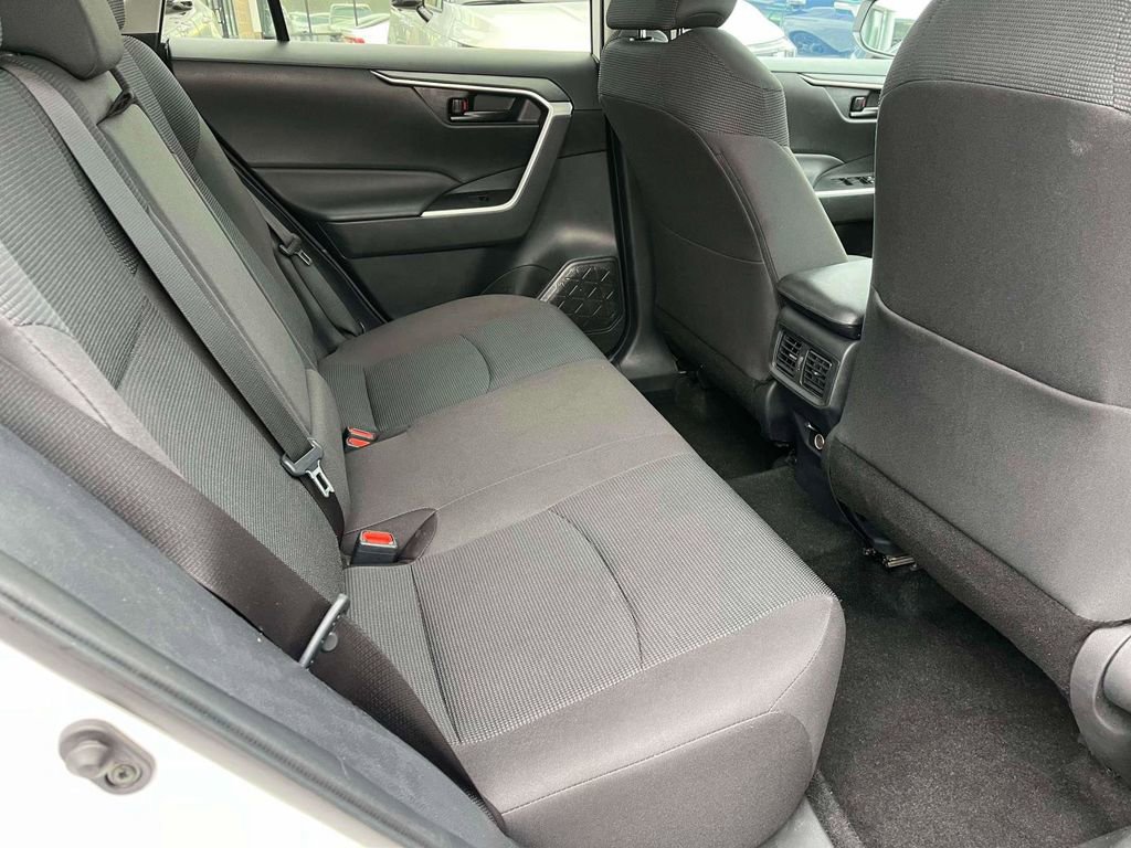 Used 2024 Toyota RAV4 LE image 9