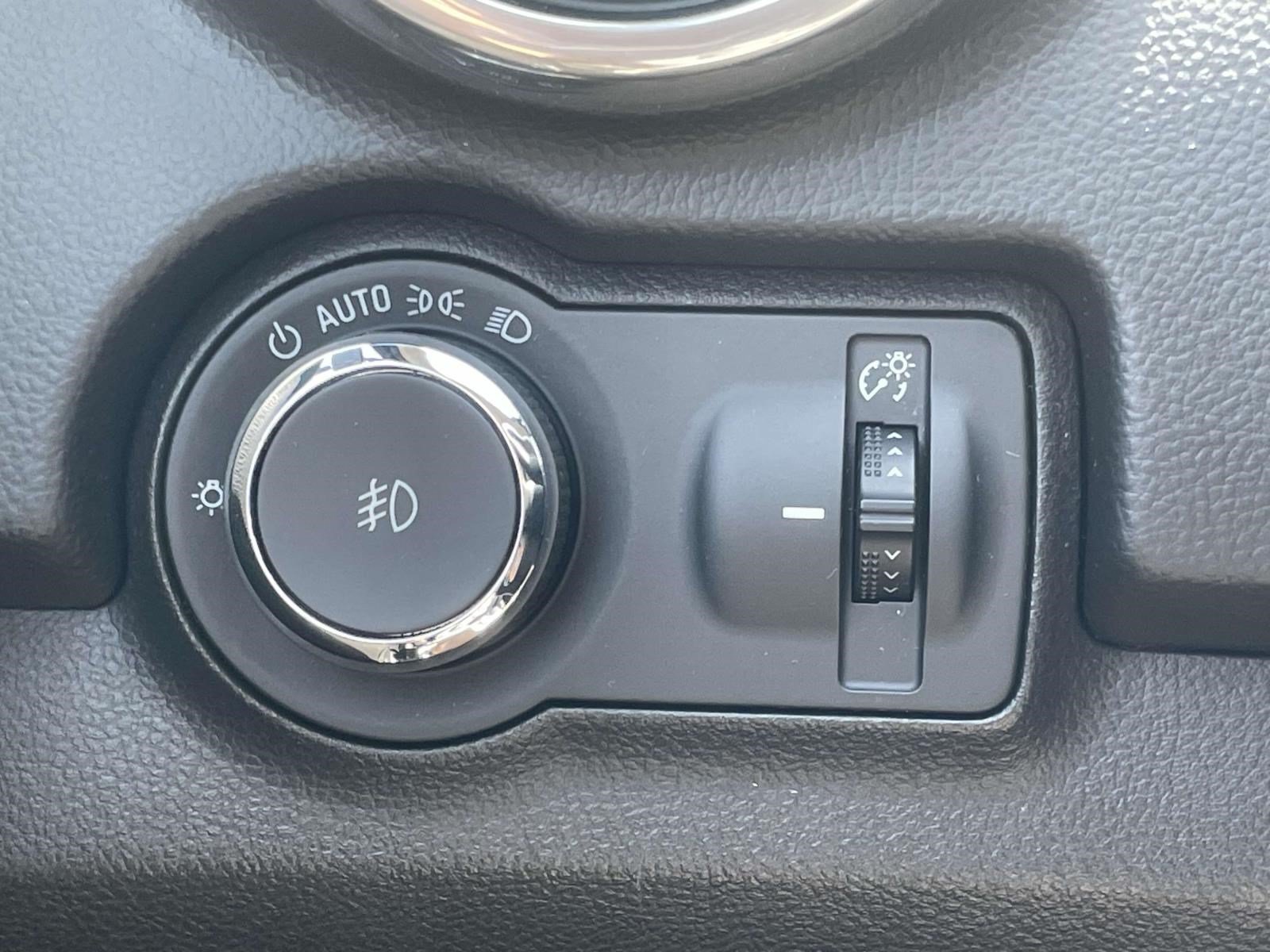 Used 2015 Chevrolet Trax LTZ FWD image 18
