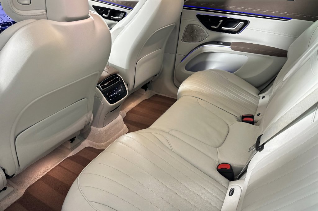 Certified 2023 Mercedes-Benz EQS 450+ 4MATIC SUV image 15