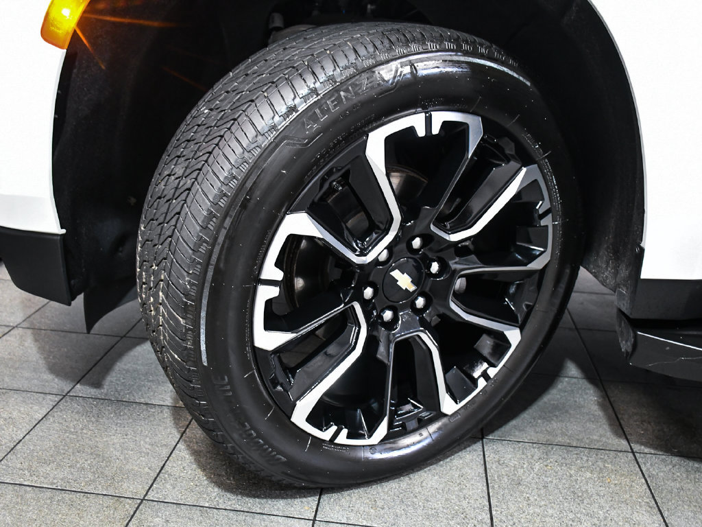 Used 2024 Chevrolet Suburban RST w/ Luxury Package AWD/4WD image 7