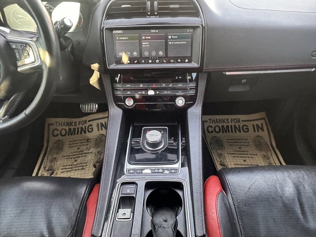 Used 2017 Jaguar F-PACE S image 26