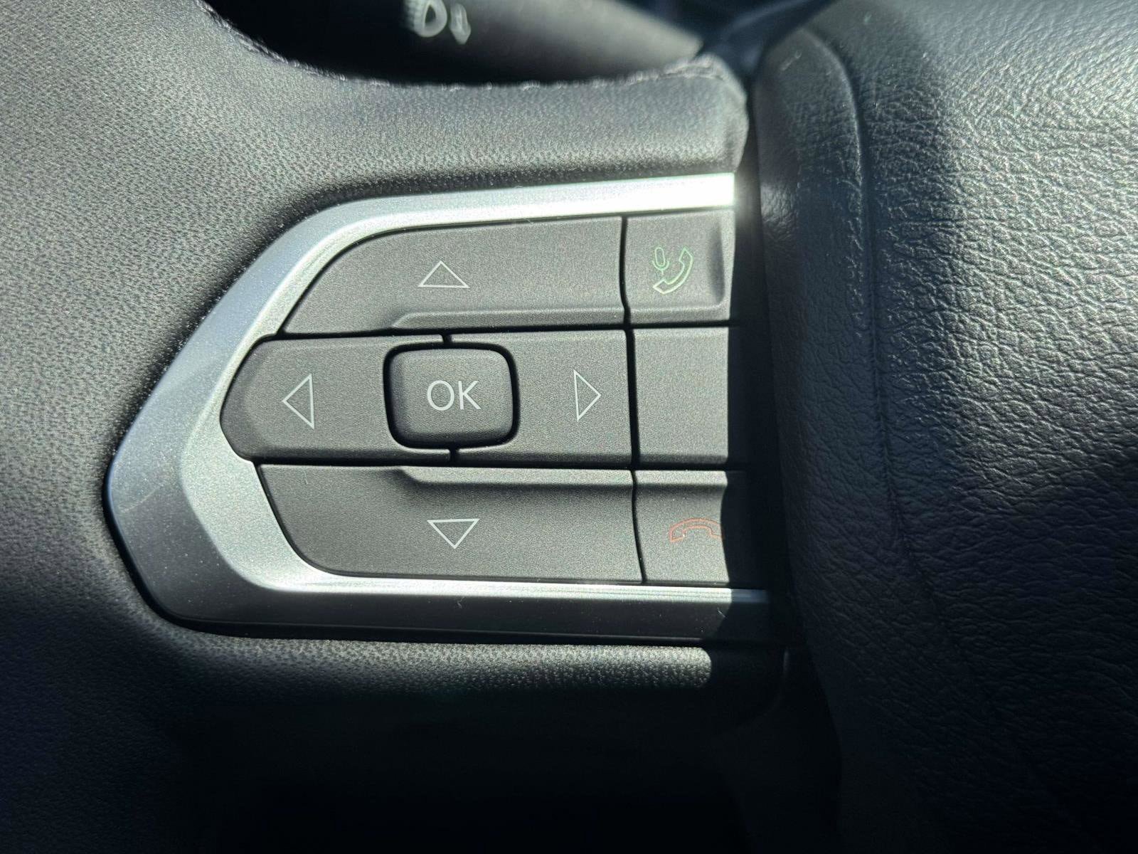 Used 2025 Jeep Compass Limited w/ Sun & Sound Group AWD/4WD image 20