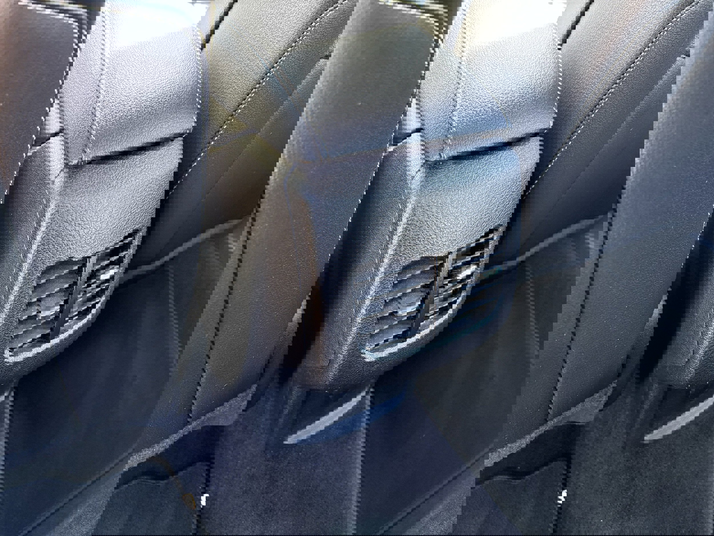 Used 2017 Ford Fusion SE w/ Fusion SE Technology Package image 31