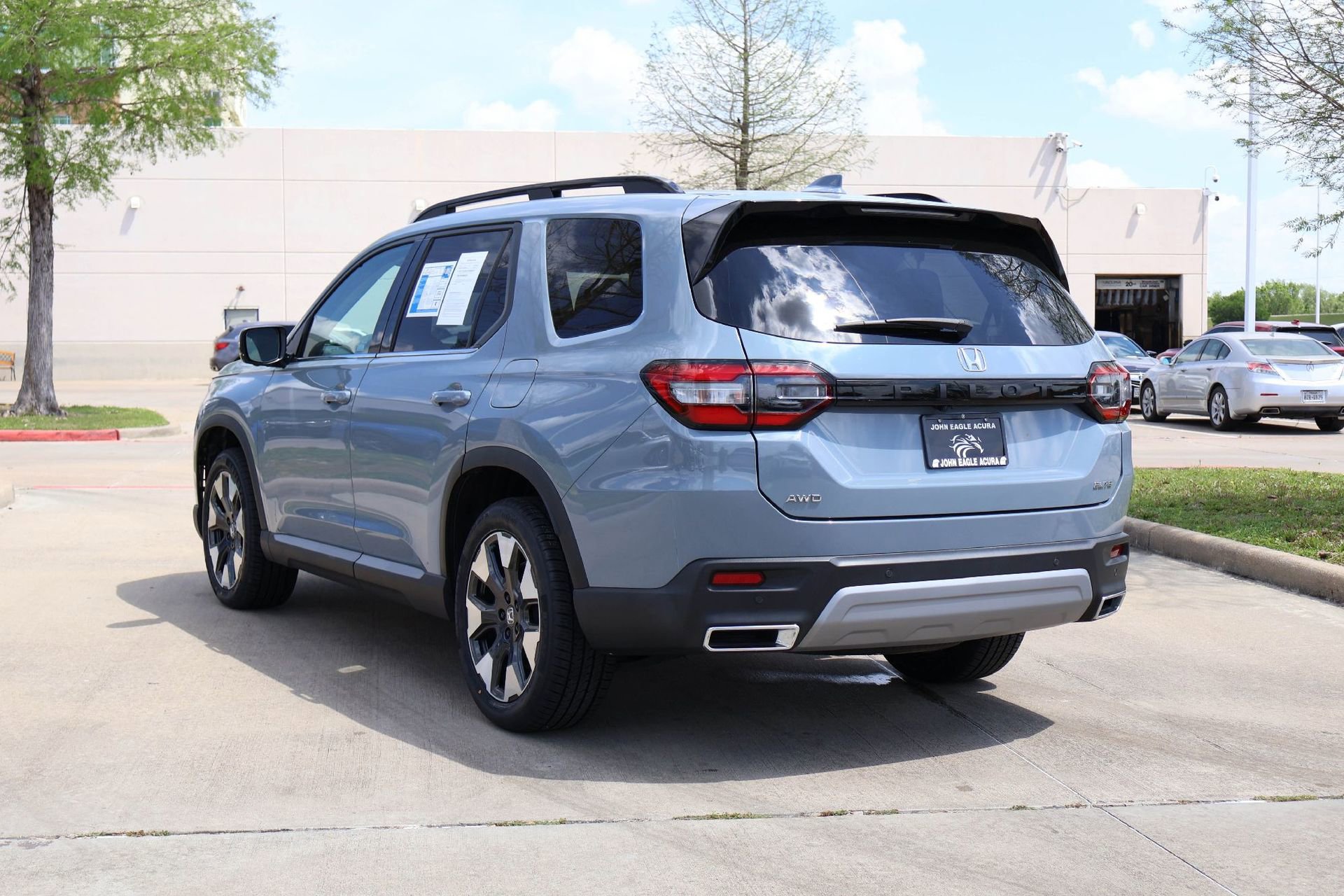 Used 2024 Honda Pilot Elite image 4