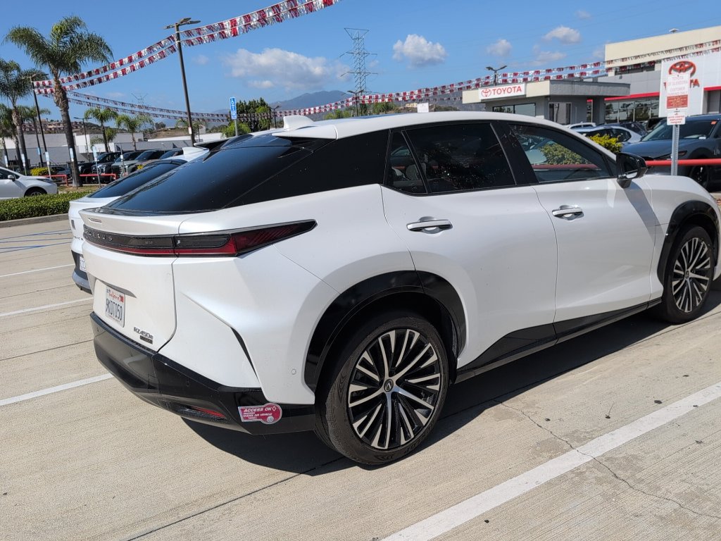 Used 2023 Lexus RZ 450e Premium w/ Cold Area Package AWD/4WD image 3