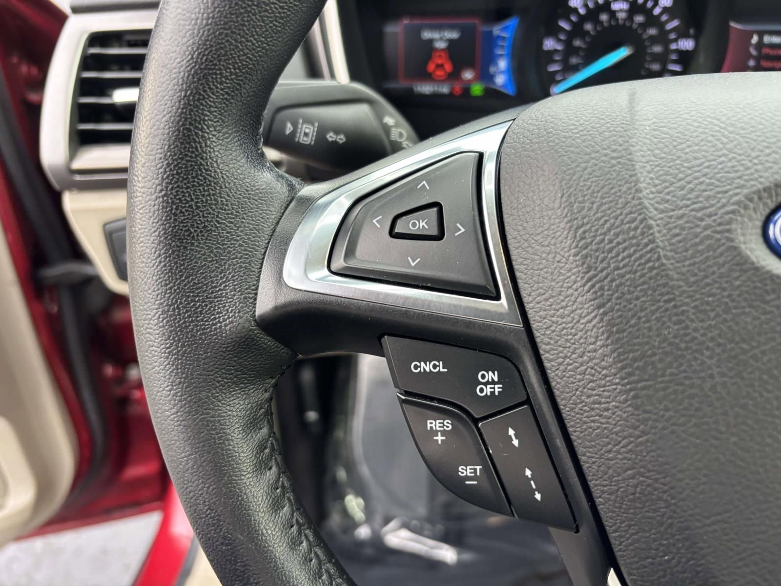 Used 2019 Ford Fusion SEL image 19