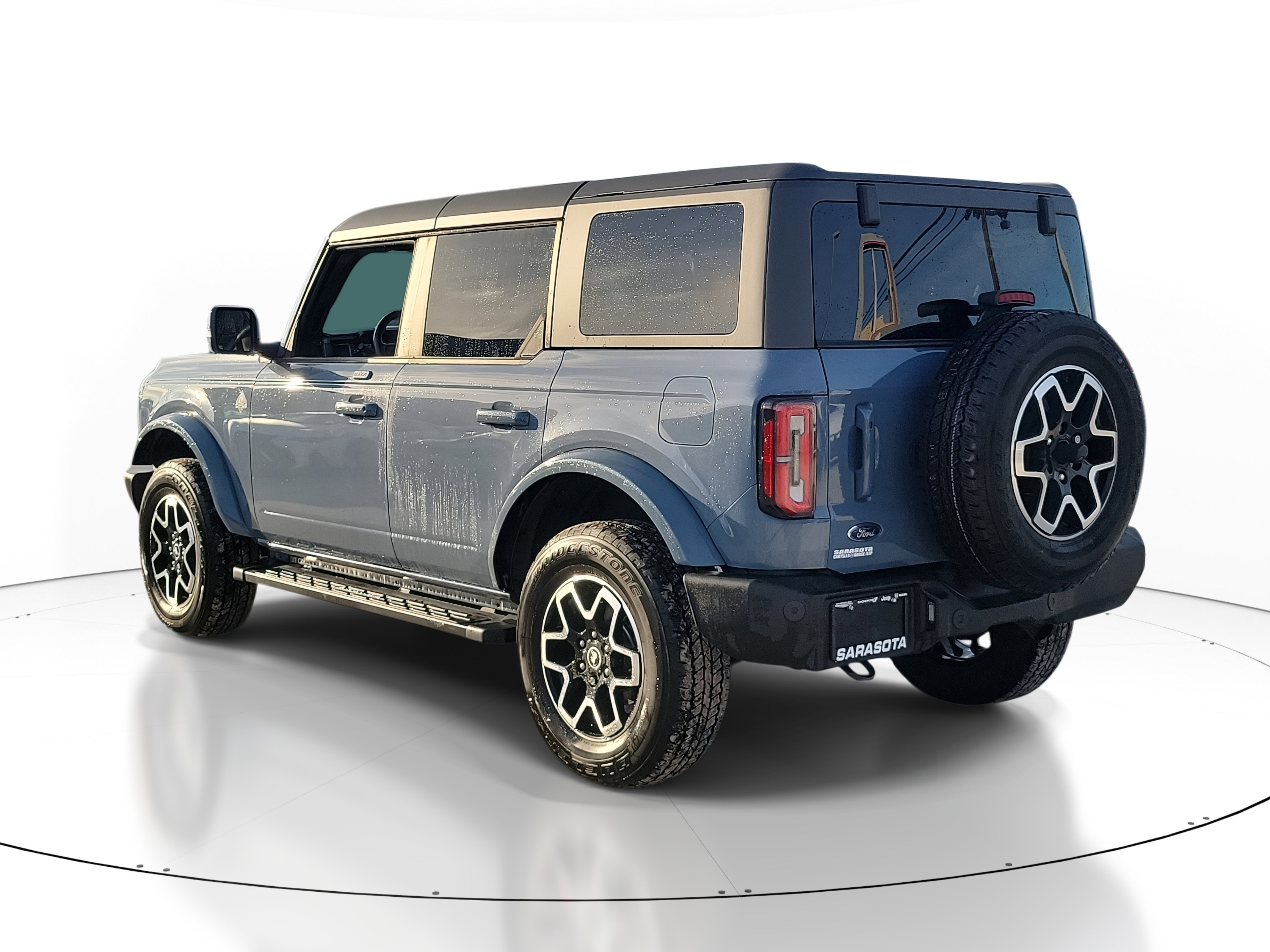 Used 2023 Ford Bronco Outer Banks image 4