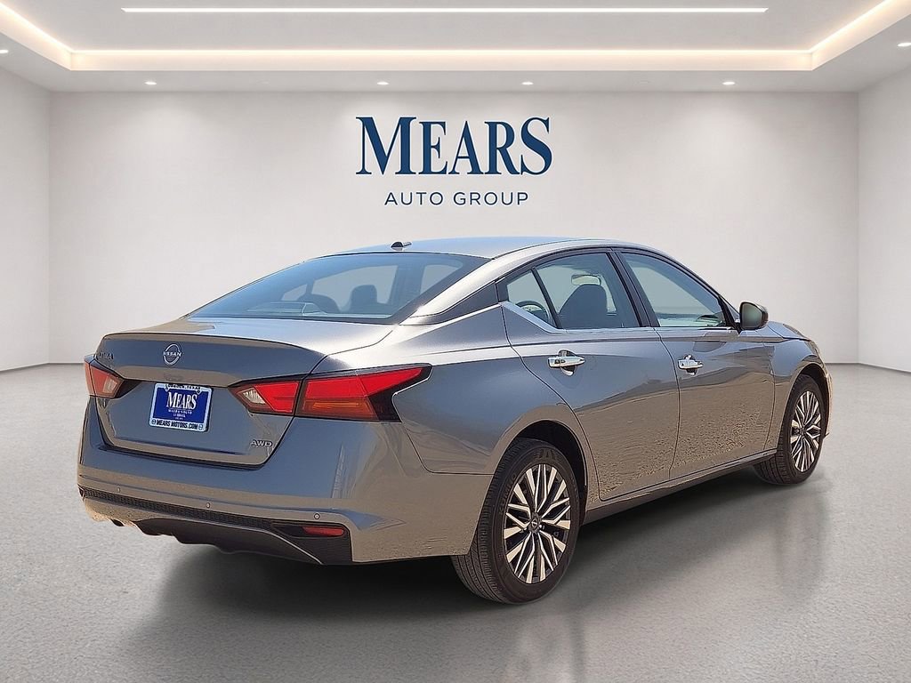 Used 2025 Nissan Altima 2.5 SV AWD/4WD image 5