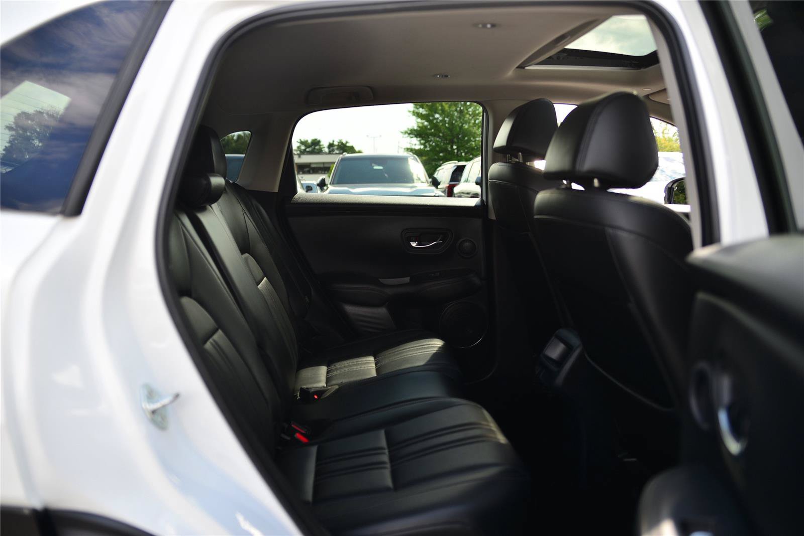 Used 2023 Honda HR-V EX-L image 17