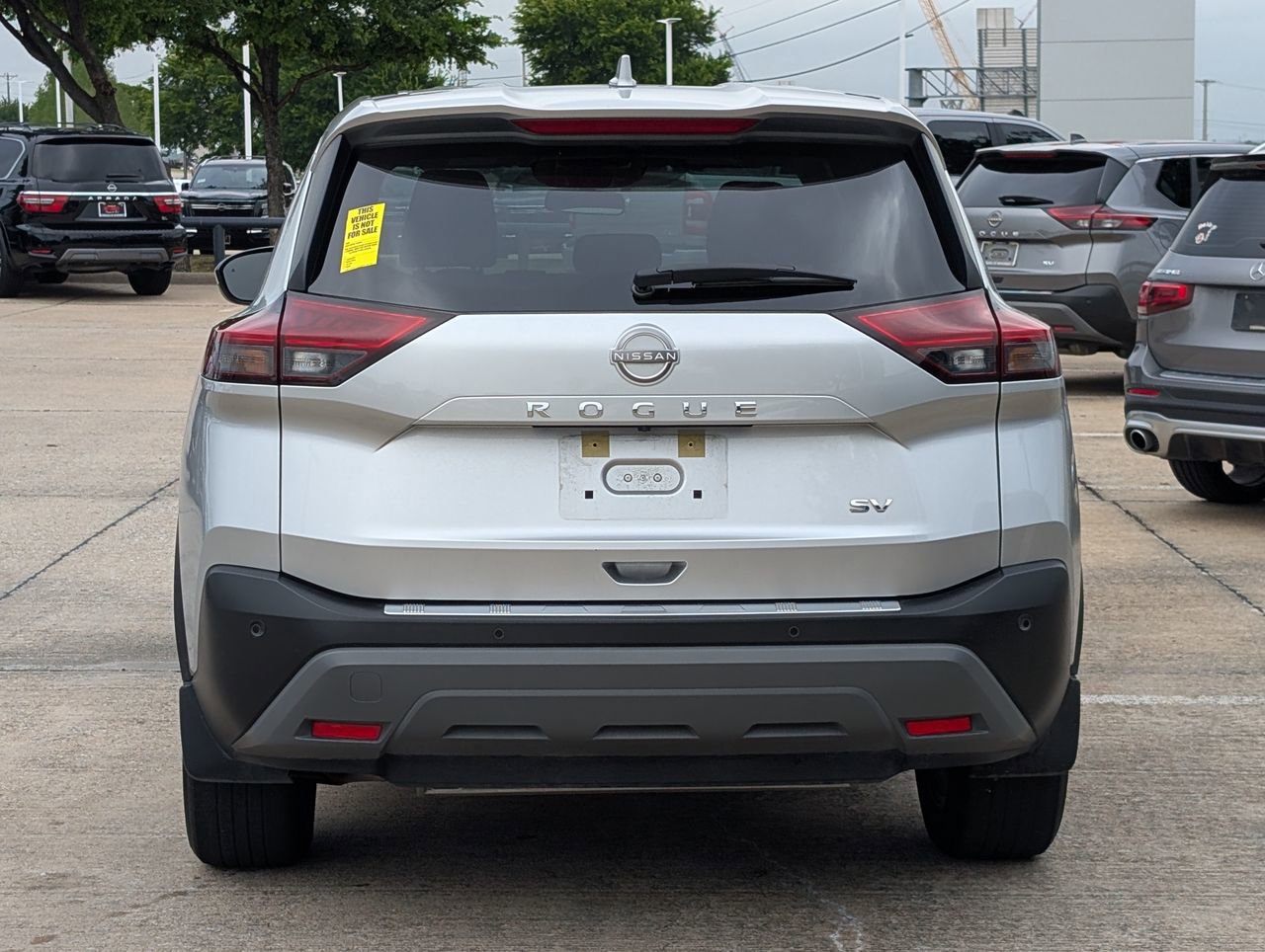 Used 2023 Nissan Rogue SV image 5