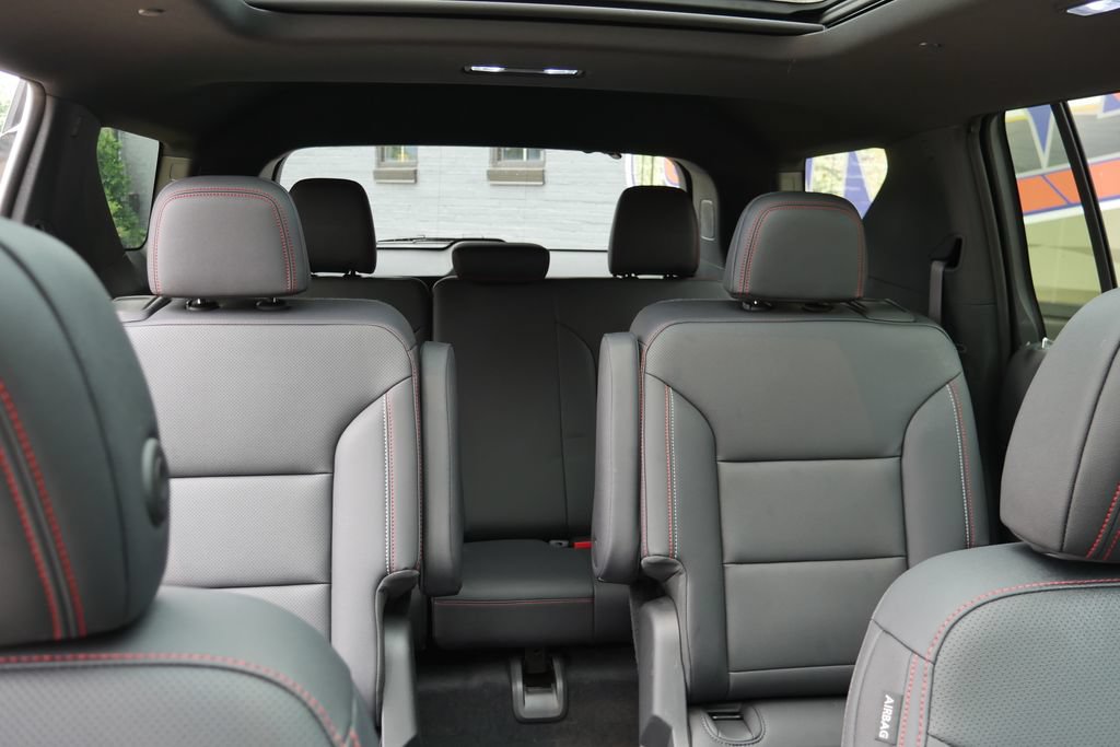 Used 2025 Chevrolet Traverse Z71 w/ Driver Confidence Package AWD/4WD image 14