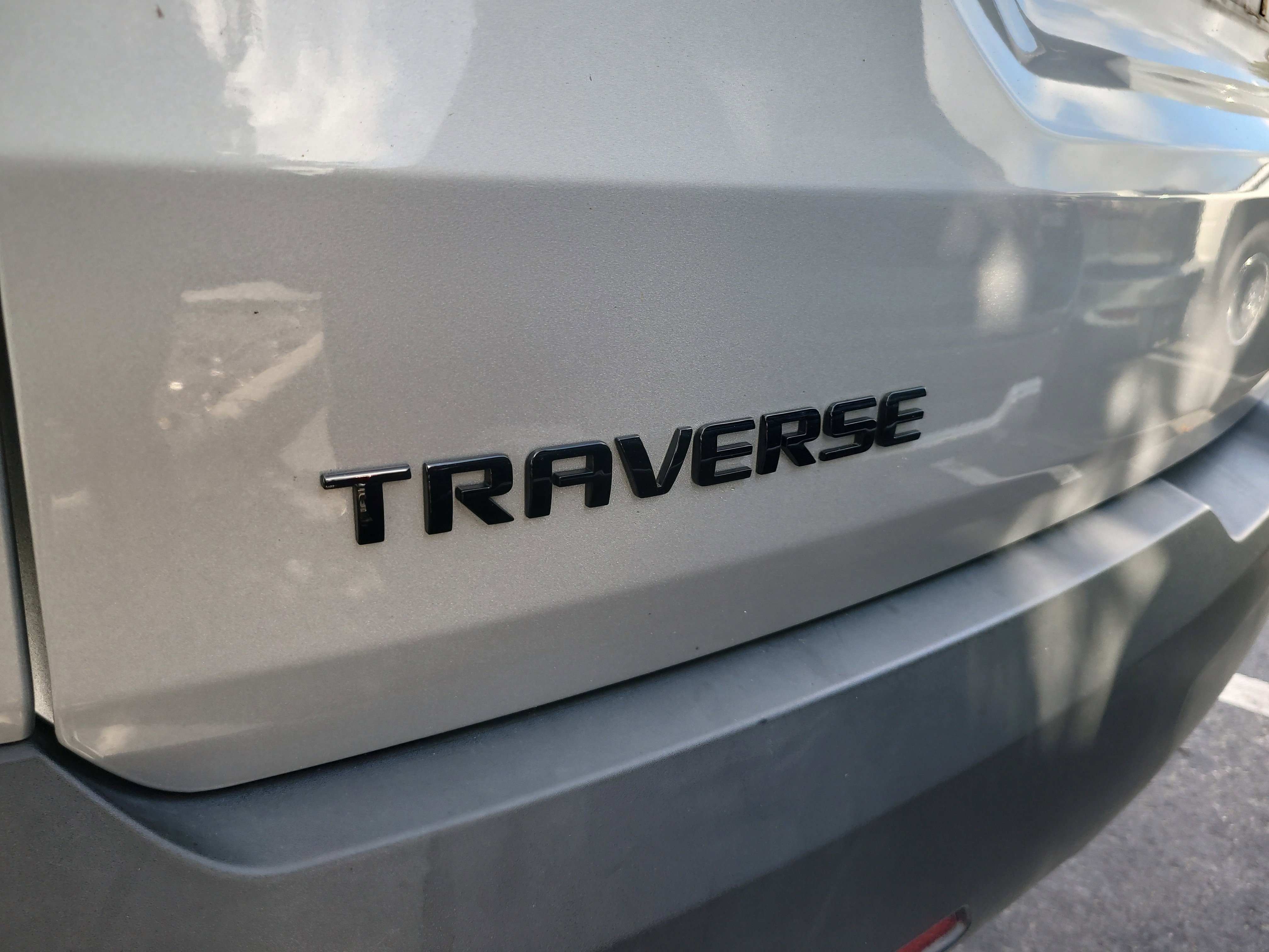 Used 2022 Chevrolet Traverse LS w/ Midnight/Sport Edition FWD image 6