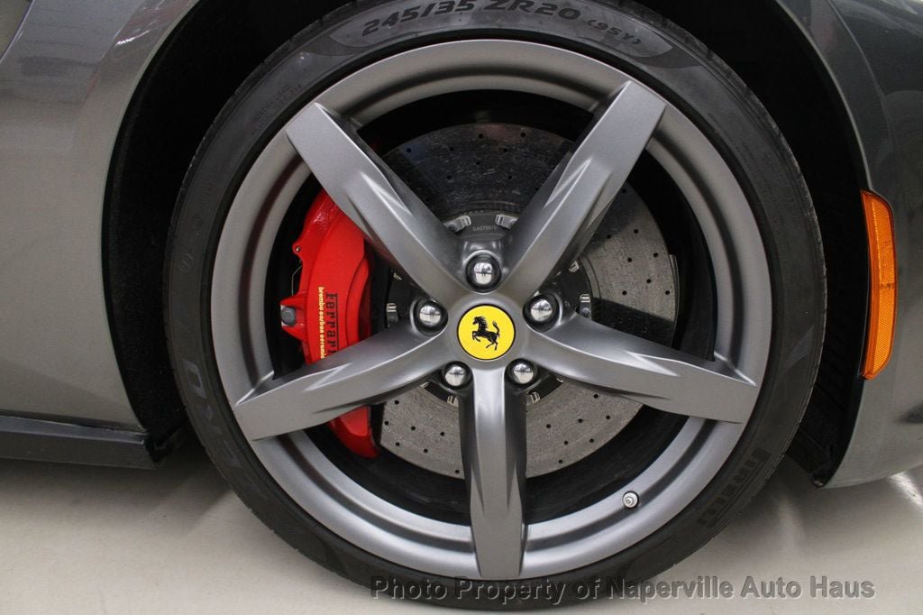 Used 2017 Ferrari GTC4Lusso AWD/4WD image 54