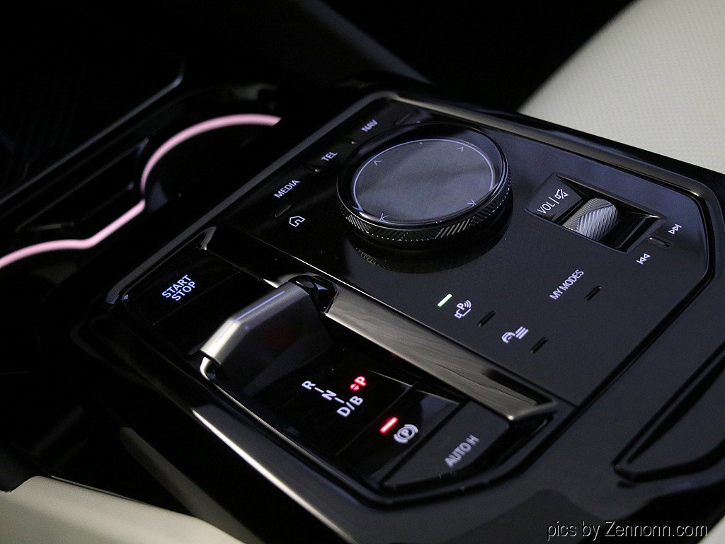 Used 2025 BMW i5 xDrive40 w/ Premium Package image 23