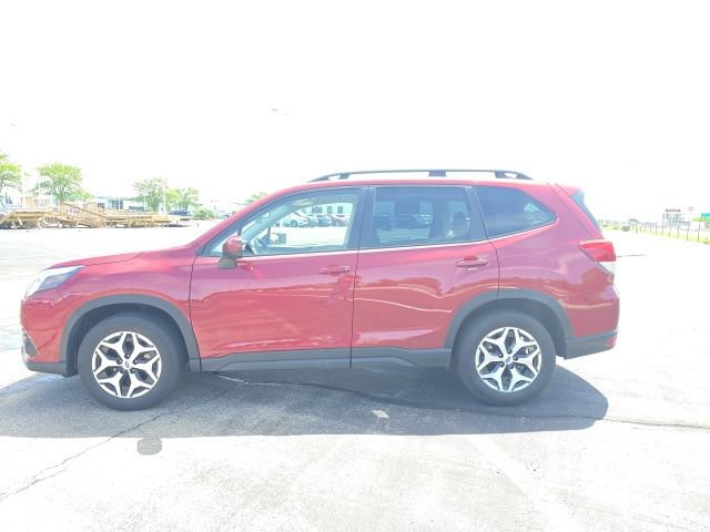Used 2023 Subaru Forester Premium AWD/4WD image 6