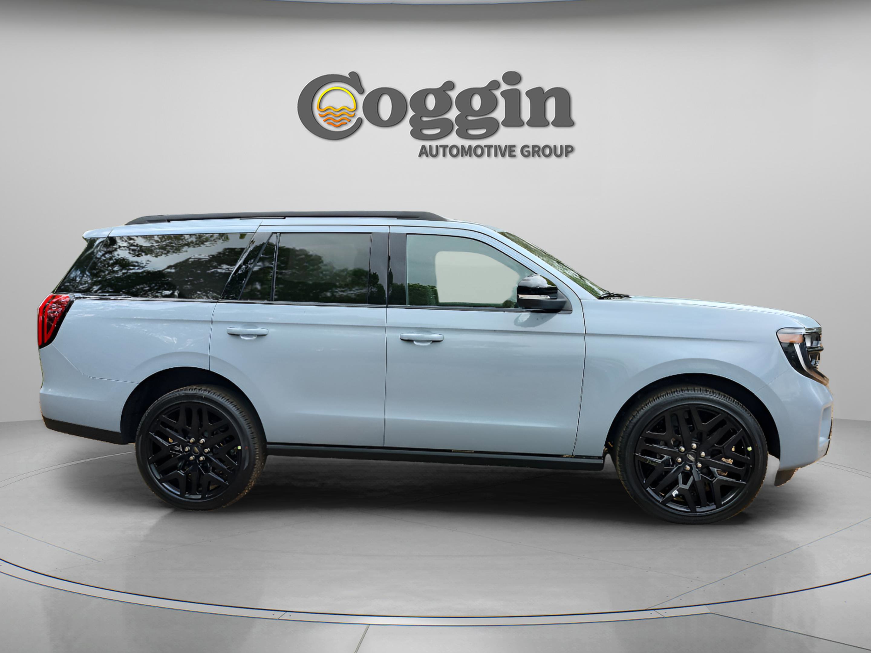 New 2026 Ford Expedition Platinum w/ Stealth Performance Package AWD/4WD image 5