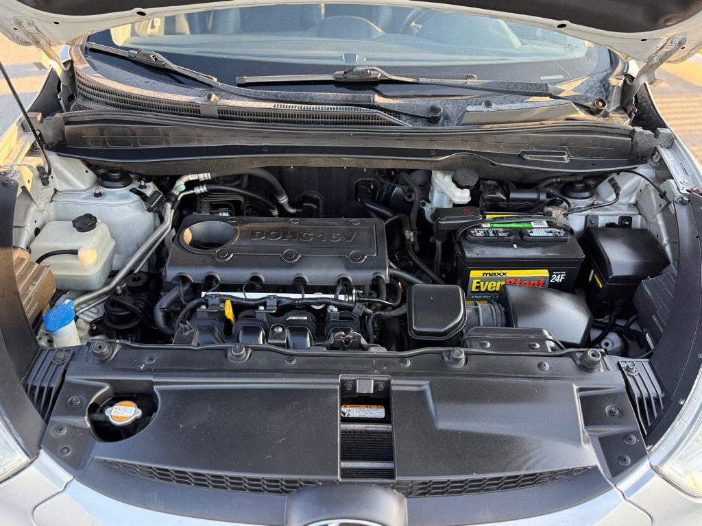 Used 2010 Hyundai Tucson GLS w/ Popular Equipment Pkg 2 FWD image 19