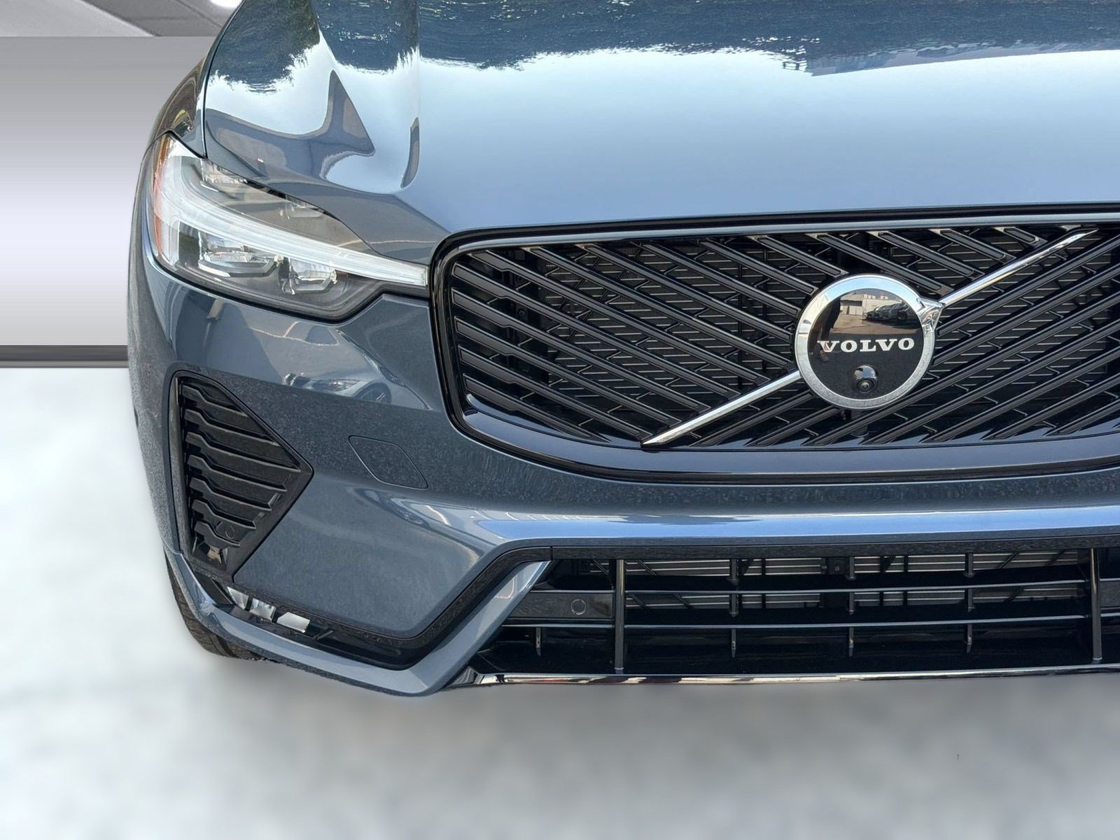 New 2026 Volvo XC60 B5 Plus w/ Protection Package Premier AWD/4WD image 29