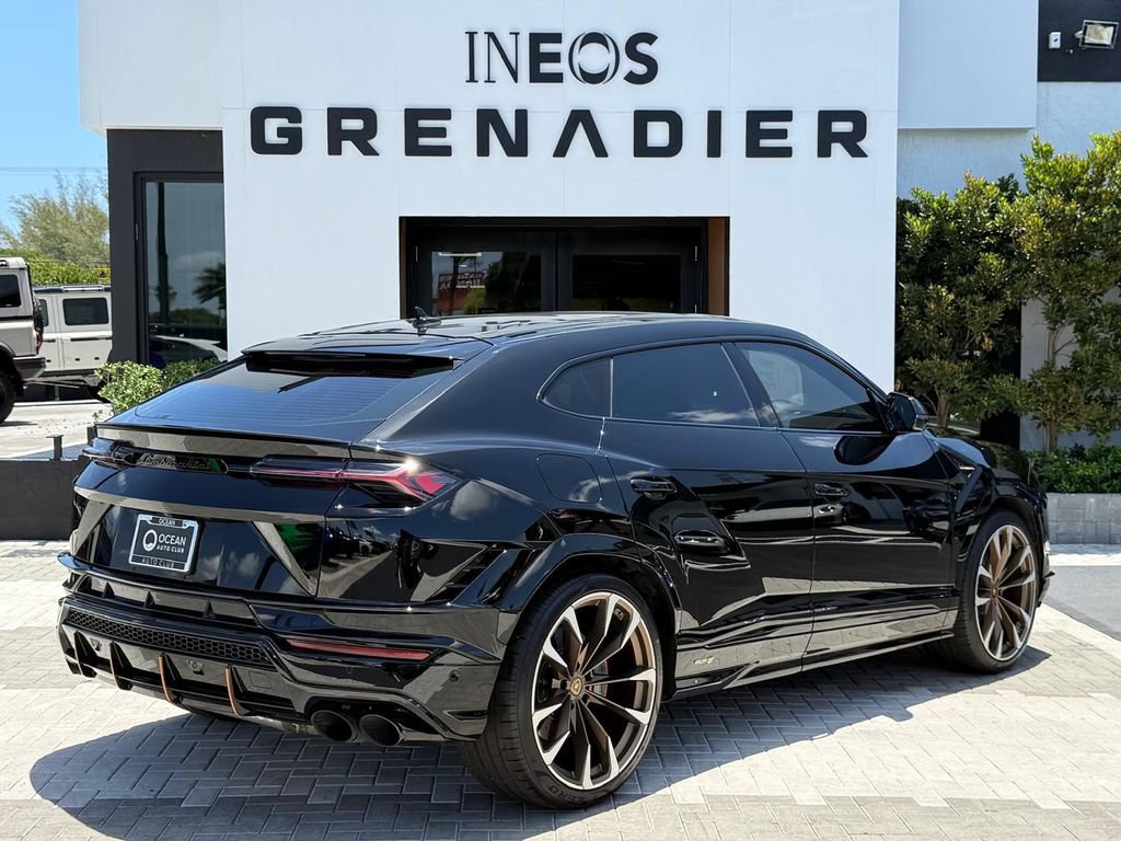 Used 2024 Lamborghini Urus S AWD/4WD image 4