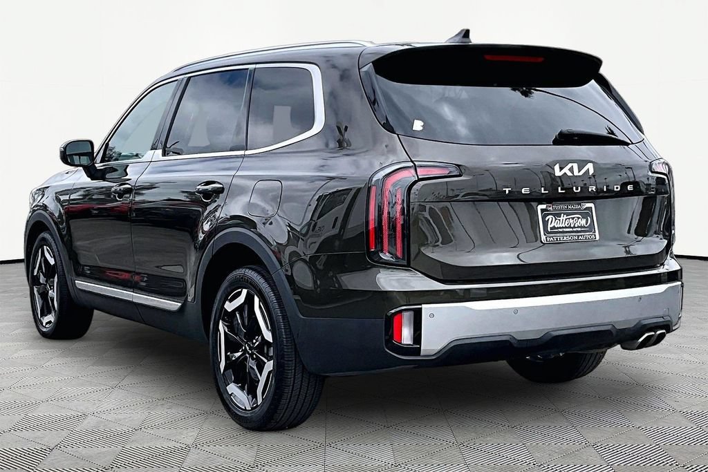Used 2024 Kia Telluride EX w/ EX Captain's Chair Package FWD image 6