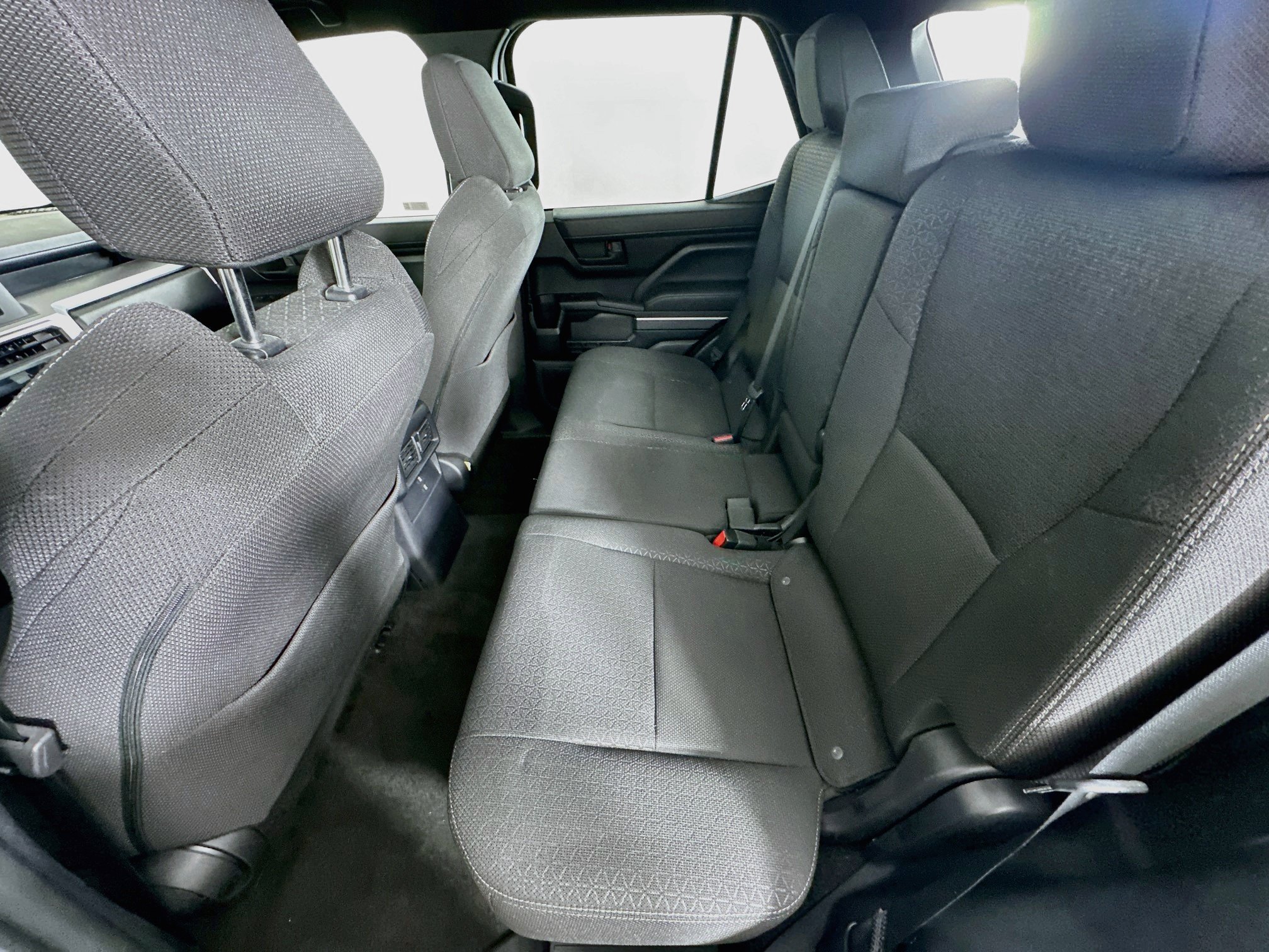 Used 2025 Toyota 4Runner SR5 AWD/4WD image 28