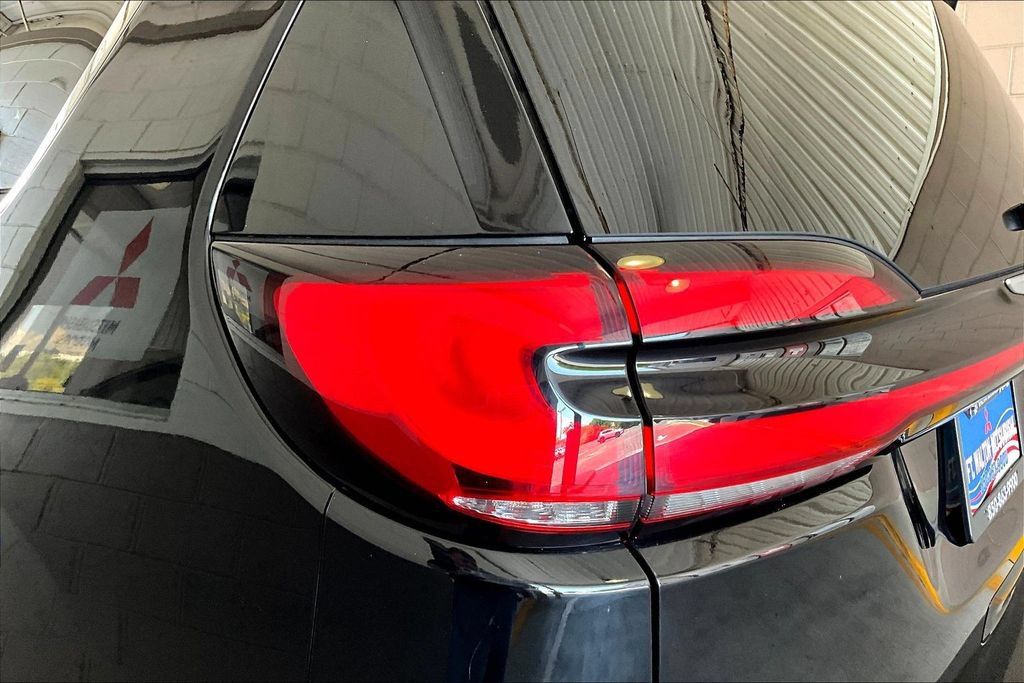 Used 2024 Chrysler Pacifica Touring-L FWD image 23