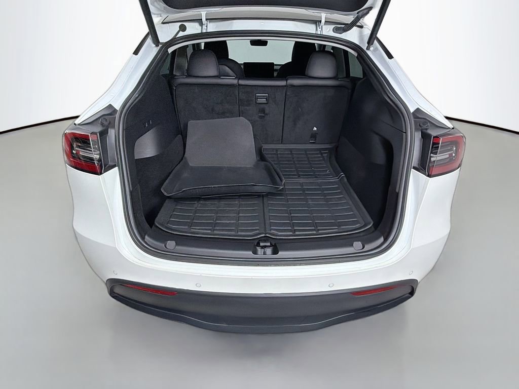 Used 2022 Tesla Model Y Performance AWD/4WD image 26