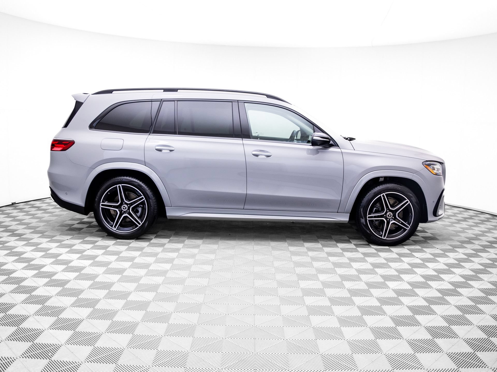 New 2026 Mercedes-Benz GLS 450 4MATIC image 6