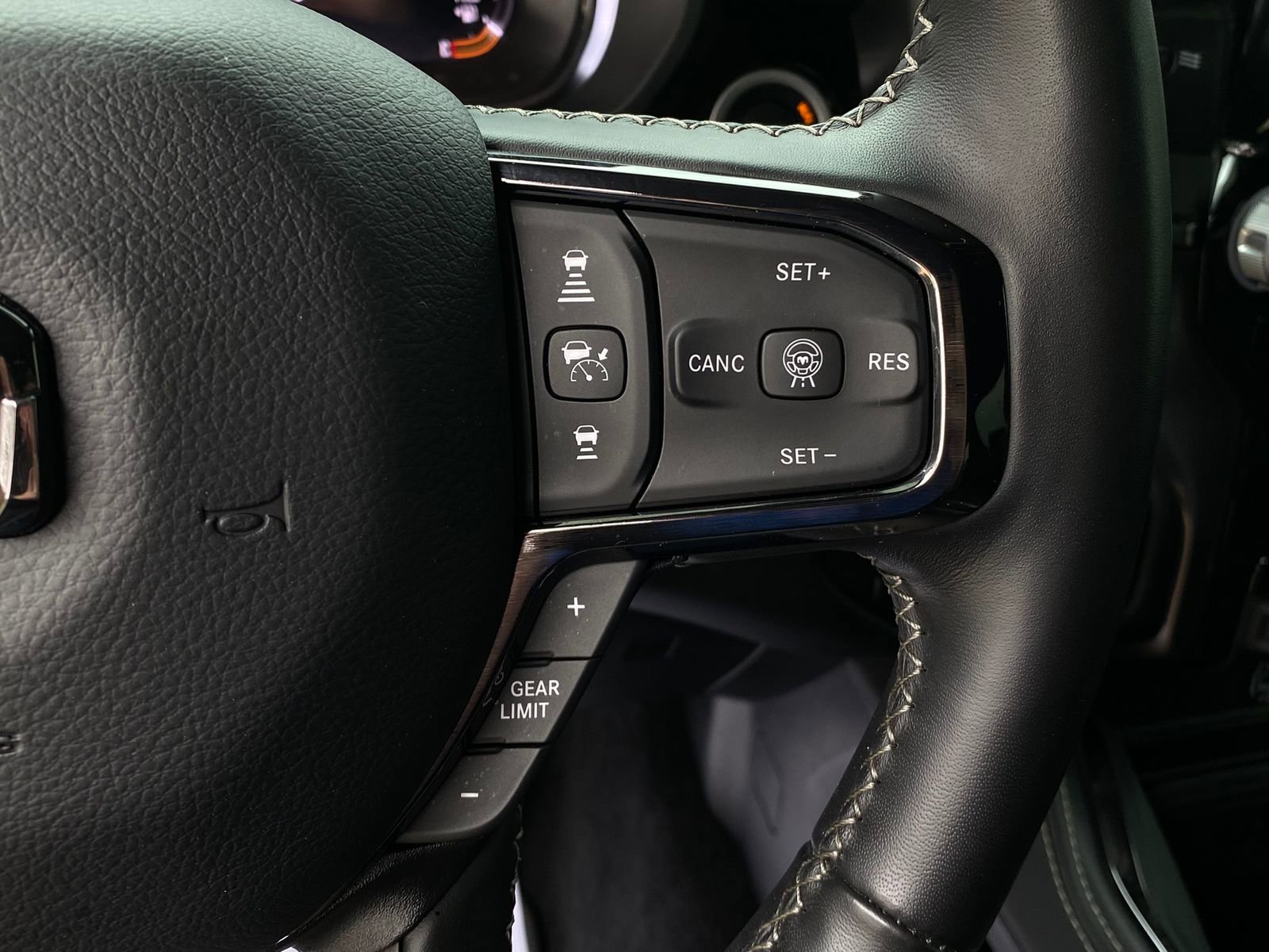 Used 2025 RAM 1500 Limited w/ Body Color Bumper Group image 26