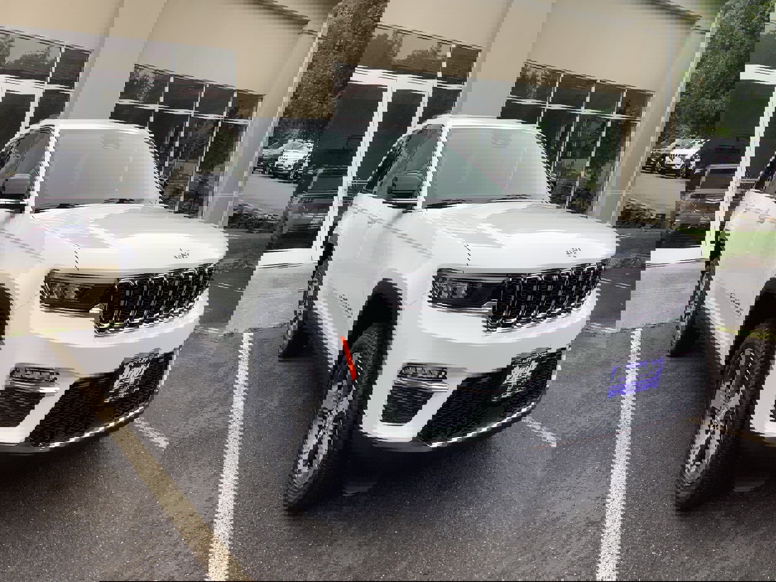 New 2023 Jeep Grand Cherokee 4WD 4xe w/ Luxury Tech Group II