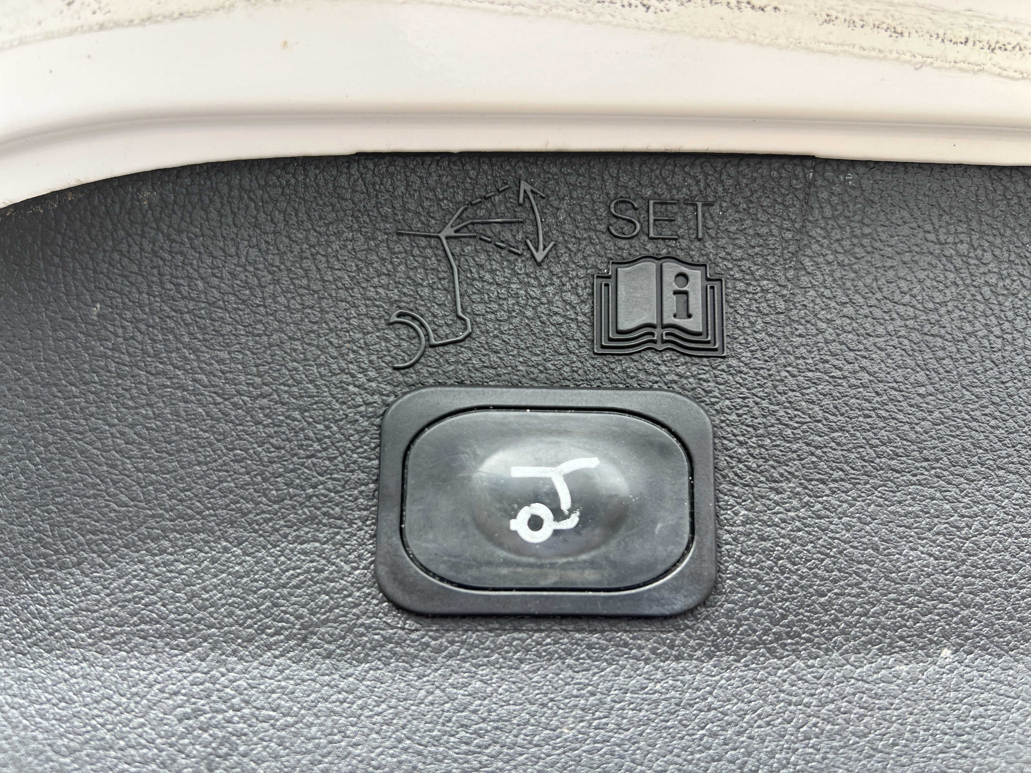 Used 2016 Ford Escape Titanium FWD image 21