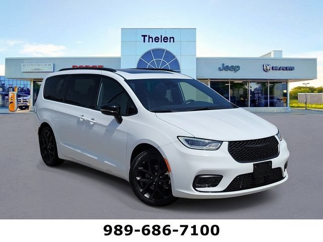Used 2025 Chrysler Pacifica Limited