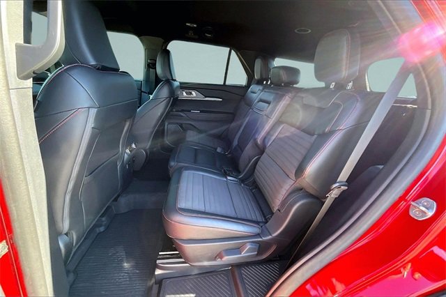 Used 2025 Ford Explorer ST-Line w/ Premium Package image 26