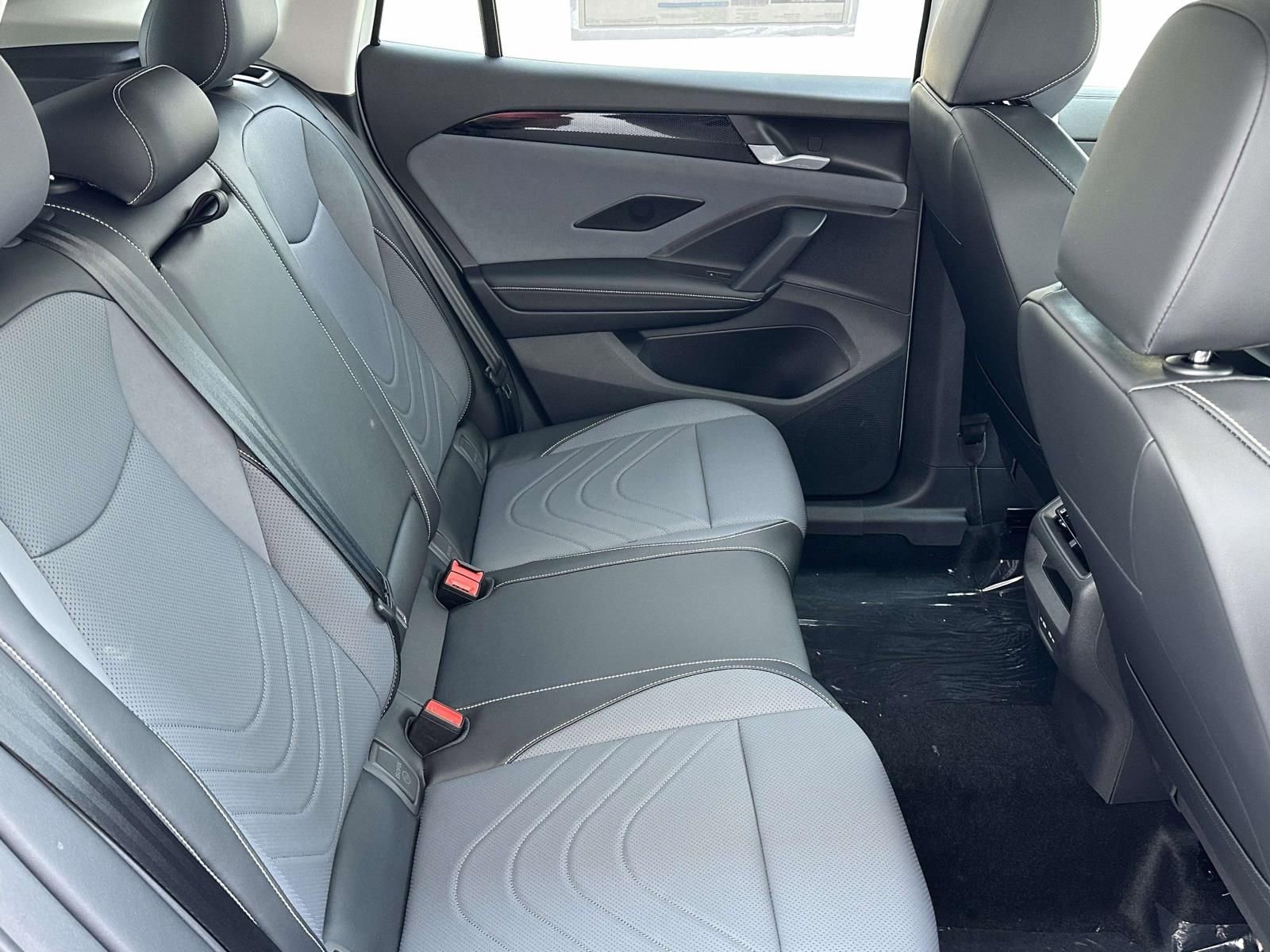 New 2026 Volkswagen Tiguan SE FWD image 15