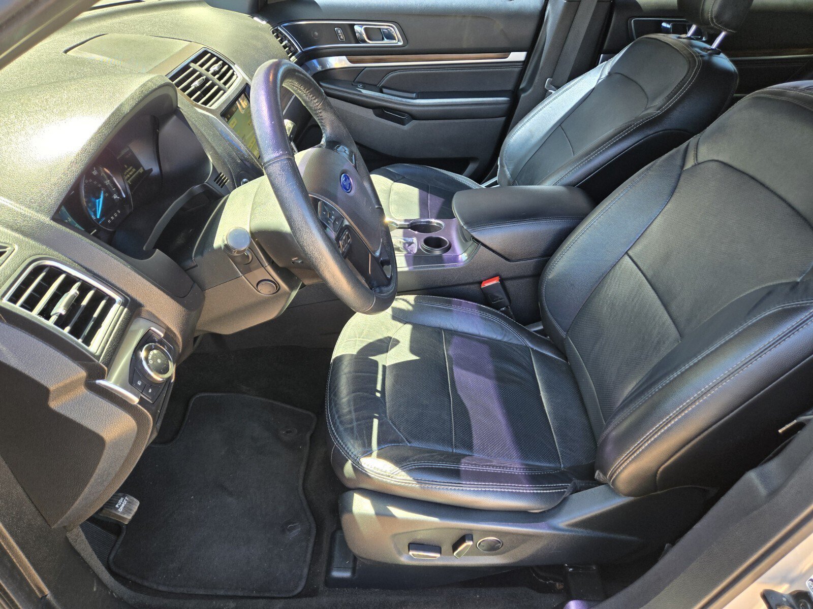 Used 2018 Ford Explorer Limited FWD image 7