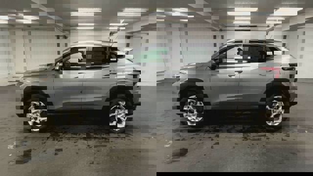 New 2026 Chevrolet Trax LS w/ LS Convenience Package FWD image 5