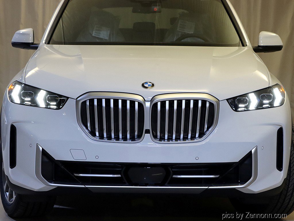Used 2026 BMW X5 xDrive40i w/ Climate Comfort Package image 4