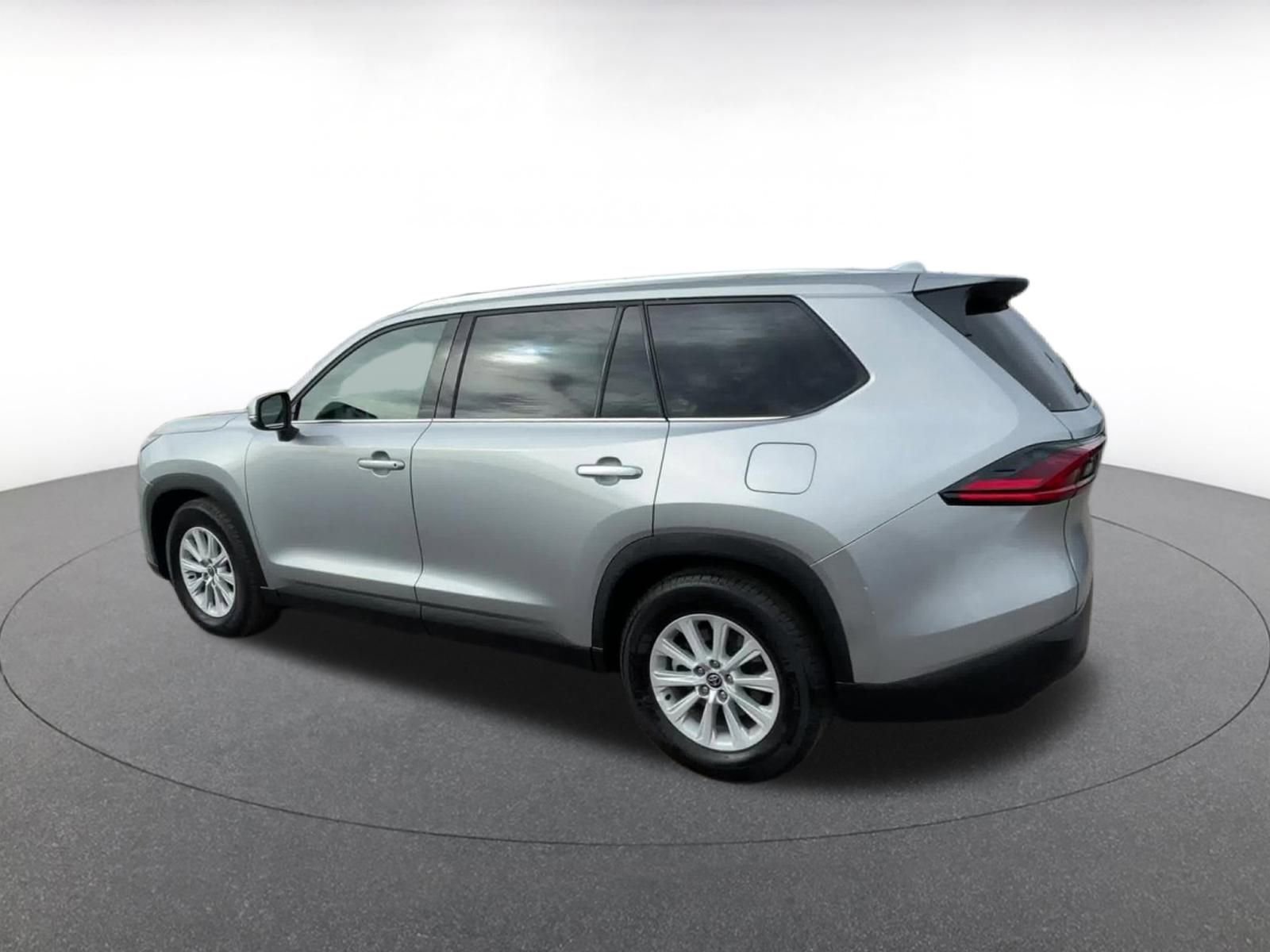 Used 2025 Toyota Grand Highlander FWD image 10